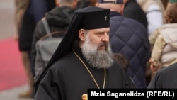 სინოდმა დღევანდელ სხდომაზე დაამტკიცა პატრიარქის მიერ დადგენილი მოსაყდრე, მიტროპოლიტი შიო მუჯირი