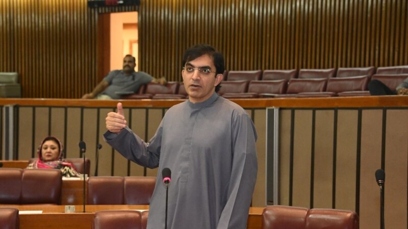 محسن داور نماینده پیشین پارلمان پاکستان از یک سوء قصد جان به سلامت برد