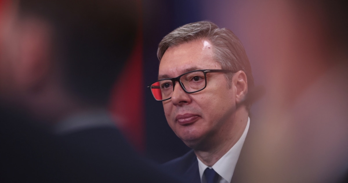 Vuçiq nën hijen e fantazmës së rrethimit