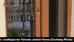 Последствия нападения на синагогу в Ереване, 11 июня 2024 года года.