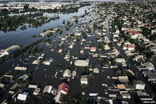 Затопленные улицы Херсона в результате разрушения Каховской плотины, 7 июня 2023 г.