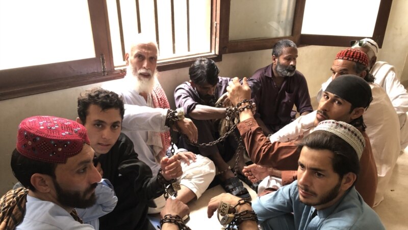 پولیس در ایالت سند پاکستان ۱۸۰۰ مهاجر افغان را بازداشت کرده است