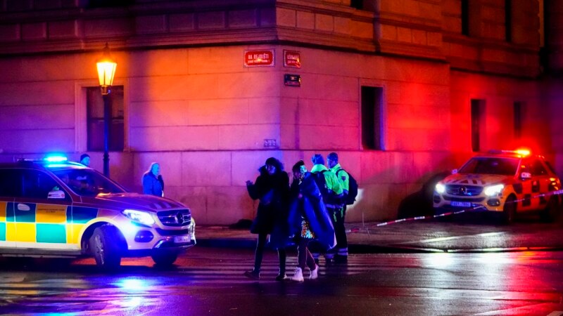 Dëshmitarët përshkruajnë skenat e përgjakshme të sulmit në Pragë