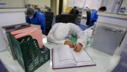 جامعهٔ پرستاری در ایران علاوه بر کمبود شدید نیروی کار، با مشکلاتی چون حقوق و مزایای ناکافی و فشار کاری مضاعف روبرو است