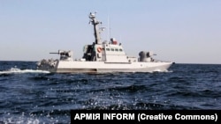 У Чорному та Азовському морях чергують 10 російських кораблів, три з яких є носіями ракет типу «Калібр», кажуть у ВМС ЗСУ
