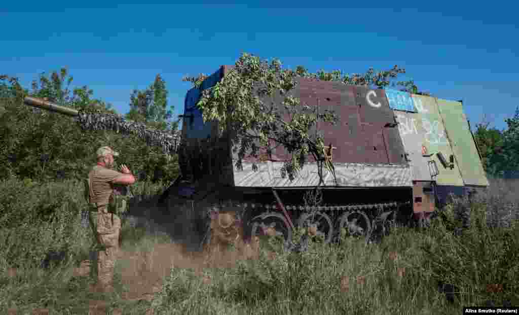 A Russian &ldquo;turtle tank&rdquo; after its capture by Ukraine in June. The tanks use a makeshift box of light armor that is designed to activate the impact fuses of explosives carried by FPV drones, causing them to explode harmlessly before reaching the tank itself.