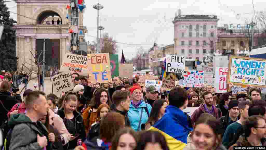 Organizatorii evenimentului au atras atenția că&nbsp;8 martie este Ziua Internațională a Drepturilor Femeilor și onorează victoriile obținute pentru drepturile acestora. &bdquo;Marșul feminist este pentru fiecare!, au menționat activiștii.