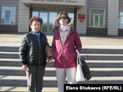 Активист Галина Королева (слева) и адвокат Наталья Ермилова (справа)