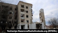 Рятувальники продемонстрували зруйновану багатоповерхівку внаслідок ударів російськими КАБами