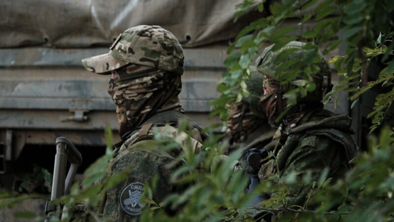 Из оккупированного Лисичанска дезертировали 39 вооруженных российских экс-заключенных 