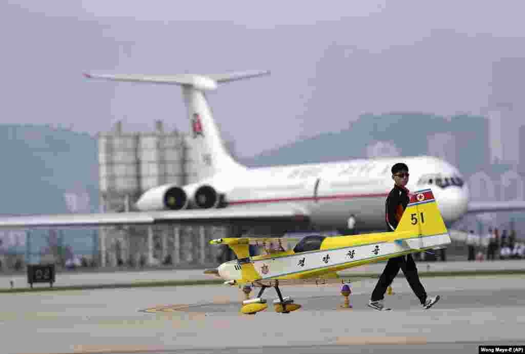 СЕВЕРНА КОРЕЈА -&nbsp;Националната авиокомпанија на Северна Кореја требаше да го изврши својот прв комерцијален лет по повеќе од три години во понеделник, 21 август, но тој беше откажан во последен момент.