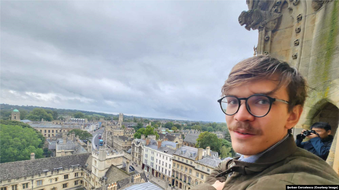 Șerban Cercelescu este masterand al Universității Oxford, fost olimpic al României la Informatică.