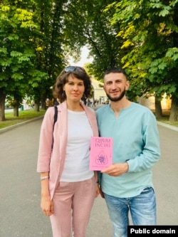 «Qırım inciri» edebiyat yarışınıñ cıyıntıq tertipçileri Anastasiya Levkova ve Alim Aliyev
