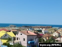 Поселок Миндальное, примыкающий к территории Арт-кластера «Таврида». Крым, 9-11 июня 2023 года