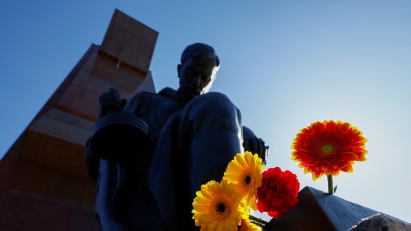У Берліні заборонили демонструвати радянську та російську символіку біля військових меморіалів 8 і 9 травня