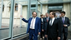 Николай Кропачев (на фото с поднятой рукой), ректор СПбГУ, один из редакторов Толкового словаря государственного языка России