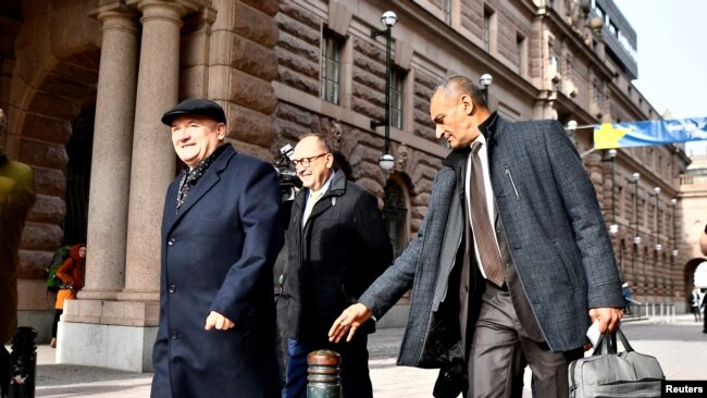 Nënkryetari i parlamentit hungarez, Csaba Hende, pas një takimi me kryetarin e parlamentit suedez, Andreas Norlen, në Stokholm, Suedi. 7 mars 2023.