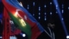 Ծանրամարտի ԵԱ բացման ժամանակ մի տղամարդ այրեց Ադրբեջանի դրոշը. ադրբեջանցի մարզիկները լքեցին առաջնությունը