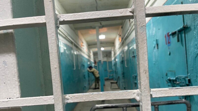 Более 700 кыргызстанцев ждут решения суда в следственных изоляторах за границей