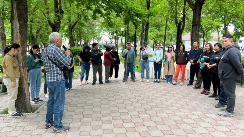 Бишкекте журналисттер көчөт отургузушту