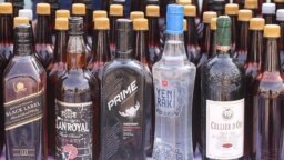 شیشه‌های نوشیدنی‌های الکلی دست‌ساز و تقلبی در ایران 