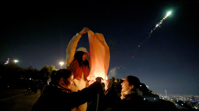 Огни и празднования. Иранцы готовятся встретить Навруз в условиях повышенной напряженности