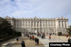 Площадь перед королевским дворцом в Мадриде – детище короля Жозефа.