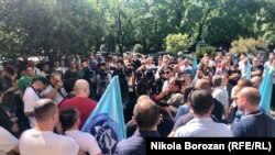 Protest dijela policijskih službenika ispred Ministarstva unutrašnjih poslova u Podgorici