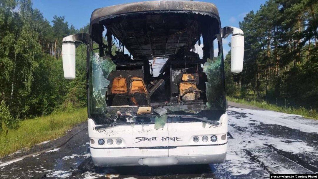 Згарэлы аўтобус