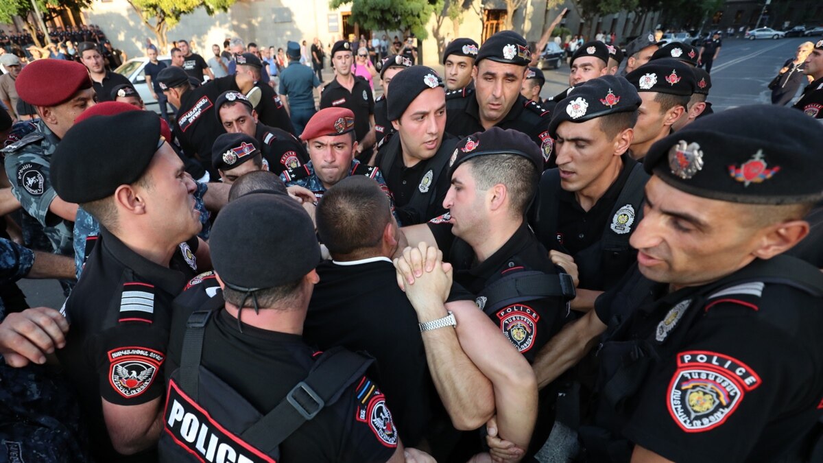 Armenian Group Threatening To End Karabakh Blockade By Force Claims More Obstruction From Police - Vimarsana News