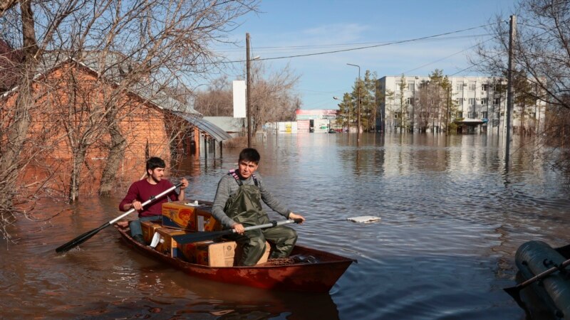 Поради закана од поплави, 13000 луѓе се евакуирани во рускиот регион Курган 
