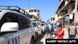 Konvoj UN-a stiže u grad Jindayris pod kontrolom pobunjenika 18. februara 2023., koji se nalazi u jednom od područja u sjeverozapadnoj Siriji koje je pogođeno zemljotresom. 