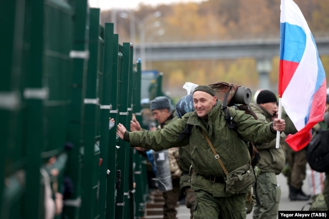 Российские мобилизованные перед отправкой на войну. Россия, Казань, 23 октября 2022 года