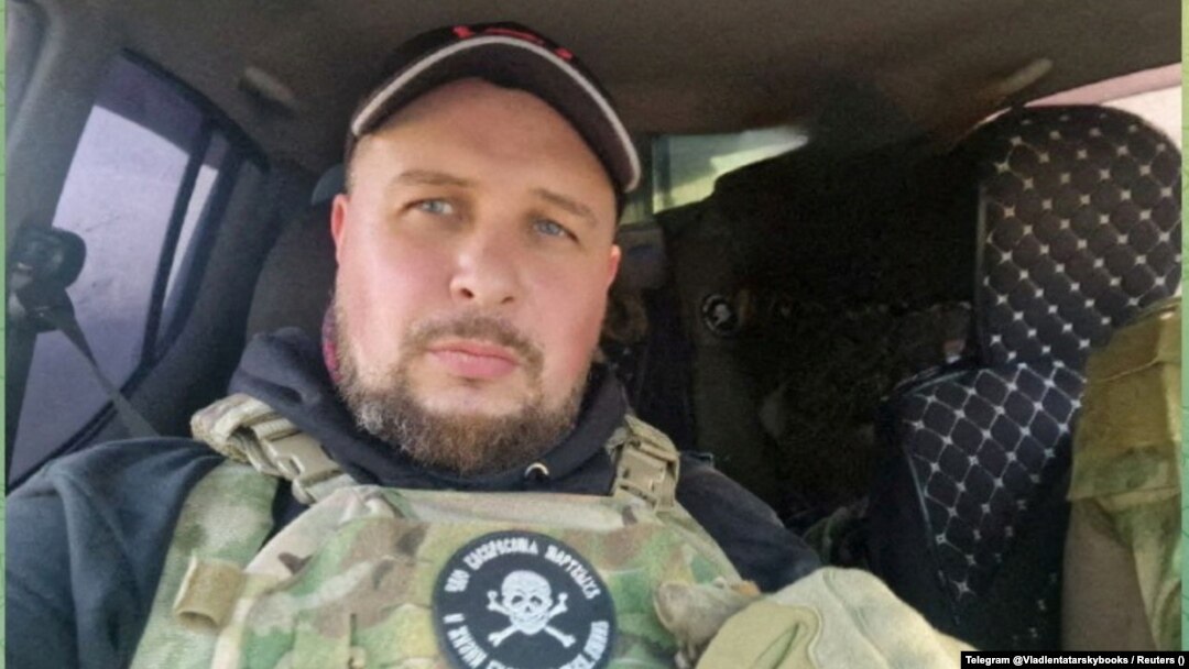 Blogger militar rus Vladlen Tatarsky, într-o fotografie nedatată de pe rețelele de socializare, obținută de Reuters pe 2 aprilie 2023.