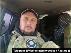 Владлен Татарский, настоящее имя — Максим Фомин, активно поддерживавший вторжение Росси в Украину, был убит 2 апреля в кафе в центре Санкт-Петербурга