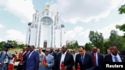 Африканская делегация почтил память погибших в Буче, Киевская область, 16 июня 2023 года