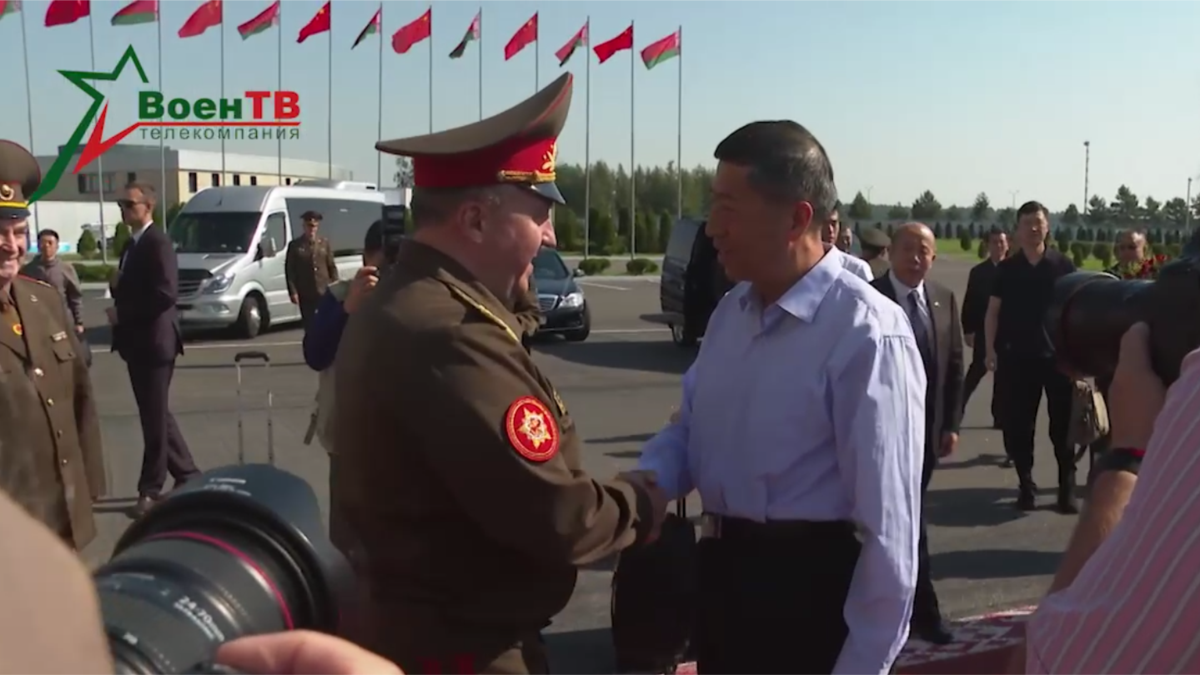 Міністр оборони Китаю почав візит у Білорусь
