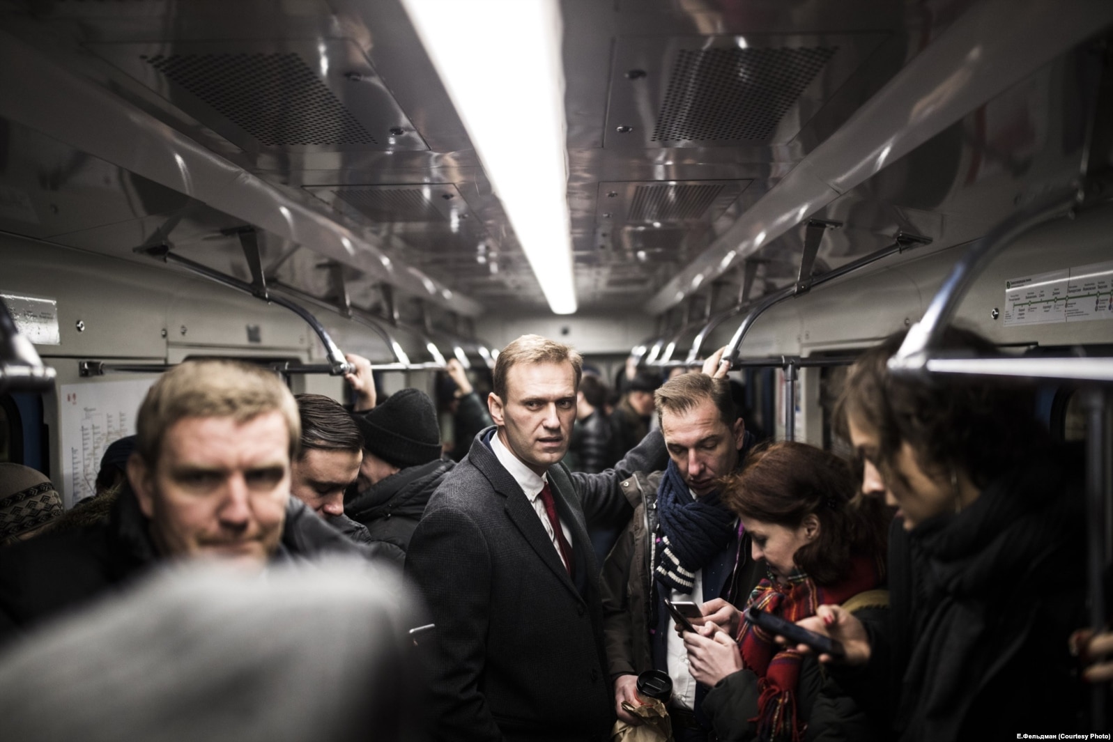 Навальный в метро