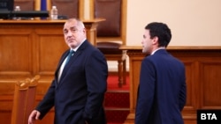 Бойко Борисов и Никола Минчев в парламента на 19 април 2023 г.