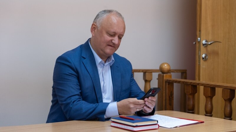 Igor Dodon cere CSJ să-i permită să lipsească la ședințele dosarului „kuliok”