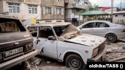 Нагорный Карабах - Последствия артиллерийского обстрела в одном из жилых кварталов Степанакерта, 19 сентября 2023 г. 