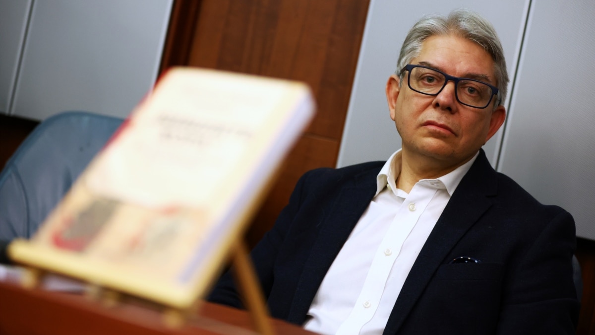 Той е събрал 309 автентични разказа за съдбата на жени,