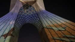 نورپردازی برج آزادی تهران در حمایت از حمله جمهوری اسلامی به اسرائیل