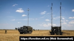 Мобилна станция за електронно заглушаване Р-330Ж "Жител" на руската армия.
