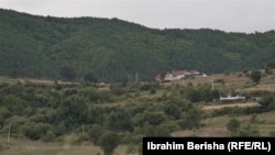 Pika statike e policë serbe në fshatin Breznicë të Bujanocit.