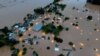 Снимка од дрон покажува поплавени куќи во областа покрај реката Таквари во градот Енкантадо во Рио Гранде до Сул, 1 мај 2024 г.