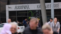 Pamje nga hyrja e terminalit të Aeroportit Ndërkombëtar të Prishtinës "Adem Jashari", maj 2023.