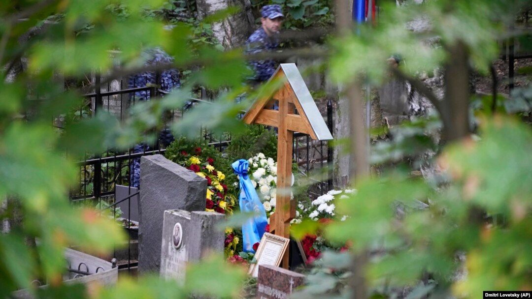 Flowers are seen on the grave of Wagner Group chief Yevgeny Prigozhin after a funeral at the Porokhovskoye cemetery in St. Petersburg on August 29.