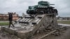 Пам’ятник Другій світовій війні – танк Т-34
у Тростянці вирішили демонтувати