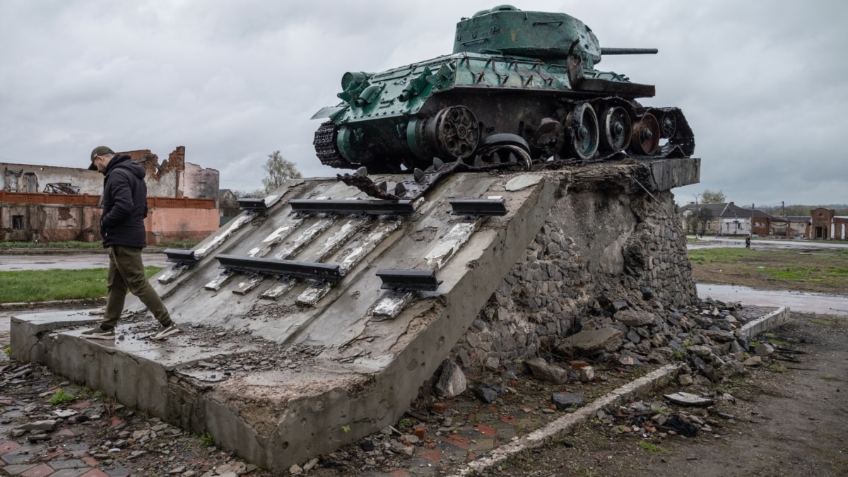 Танк в Тростянце: баталии в Украине вокруг памятника эпохи Второй мировой